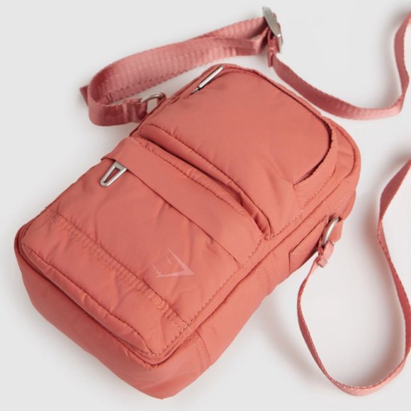 BNWT GYMSHARK PREMIUM LIFESTYLE CROSS BODY MIN QUILTED BAG TERRACOTTA PINK - Picture 2 of 4